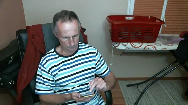 olibrius71 online show from February 2025 11:21:02 PM