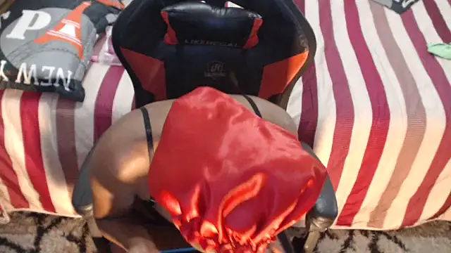 sexyjustin202 online show from December 2024 10:04:01 PM