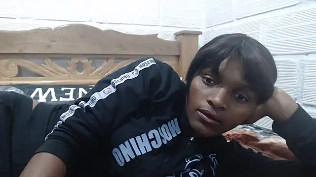 sexyjustin202 online show from September 2025 12:00:02 AM