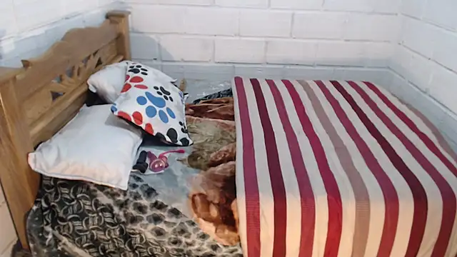 sexyjustin202 online show from December 2025 10:28:02 PM