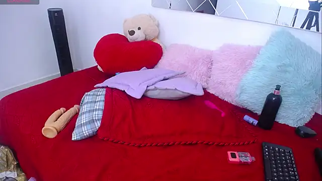 miaa-lee online show from February 2025 05:51:02 AM