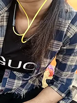 Snapshot of CuteSarikaLIVE chatting on February 2026 03:57:01 AM CuteSarikaLIVE online show from February 2026 03:57:01 AM