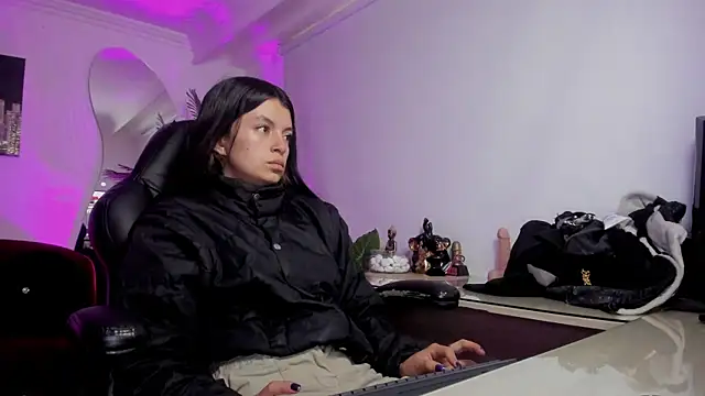 Snapshot of Meghan320 chatting on October 2025 11:34:02 AM Meghan320 online show from October 2025 11:34:02 AM