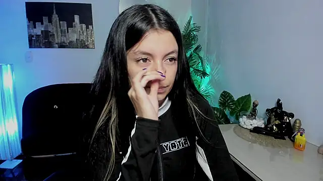 Snapshot of Meghan320 chatting on October 2025 11:33:02 AM Meghan320 online show from October 2025 11:33:02 AM