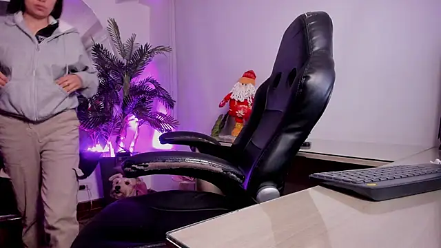 Snapshot of Meghan320 chatting on November 2025 11:32:02 AM Meghan320 online show from November 2025 11:32:02 AM