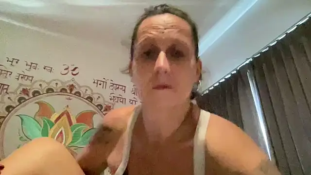 Snapshot of Sexy-Mel chatting on December 2025 05:17:02 AM Sexy-Mel online show from December 2025 05:17:02 AM