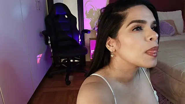 Snapshot of Mafer_Meow chatting on June 2026 02:53:01 AM Mafer Meow online show from June 2026 02:53:01 AM