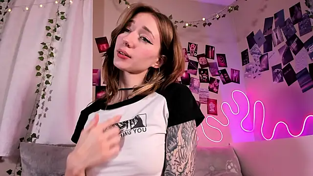 Snapshot of LuckySexyDoll chatting on December 2024 11:49:02 AM LuckySexyDoll online show from December 2024 11:49:02 AM