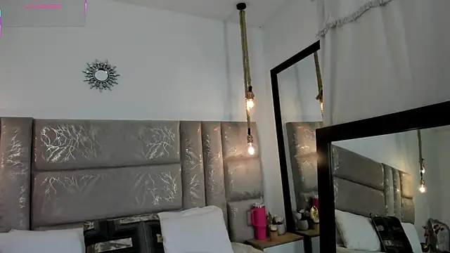 Snapshot of CeliWoods chatting on April 2026 11:34:01 AM CeliWoods online show from April 2026 11:34:01 AM