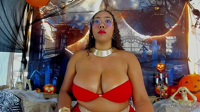 Aisharhodes00 online show from October 2025 02:07:01 PM