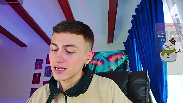 Snapshot of dimitri-bilak chatting on December 2024 10:19:01 PM dimitri-bilak online show from December 2024 10:19:01 PM