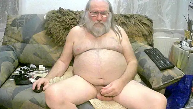 Snapshot of SexySantaC chatting on January 2025 07:55:01 PM SexySantaC online show from January 2025 07:55:01 PM