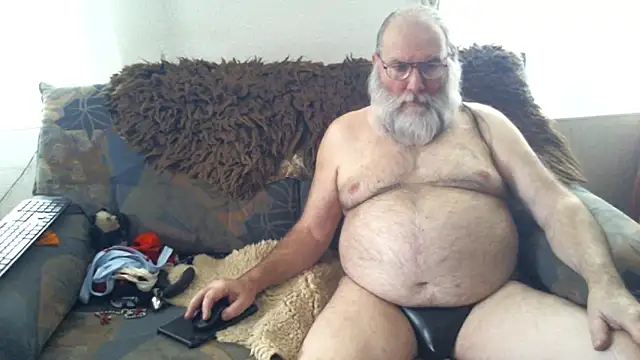 Snapshot of SexySantaC chatting on February 2025 12:57:02 PM SexySantaC online show from February 2025 12:57:02 PM