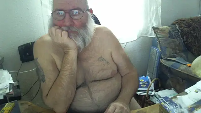 Snapshot of SexySantaC chatting on February 2025 03:26:01 PM SexySantaC online show from February 2025 03:26:01 PM