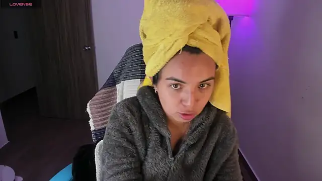 Miss Nicole online show from November 2025 02:12:02 AM