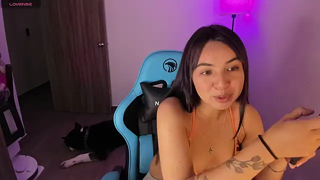 Miss Nicole online show from February 2026 07:31:01 PM