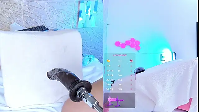 Snapshot of evaa_rose chatting on February 2025 08:20:02 PM evaa rose online show from February 2025 08:20:02 PM