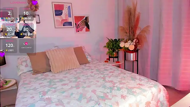 Snapshot of Misslaurenn chatting on February 2025 01:14:02 AM Misslaurenn online show from February 2025 01:14:02 AM