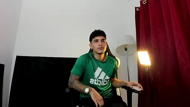 Snapshot of Evan_stoner chatting on October 2025 04:12:01 AM Evan stoner online show from October 2025 04:12:01 AM