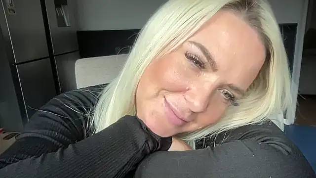 Bustyblondebabe32 online show from September 2025 10:39:02 AM