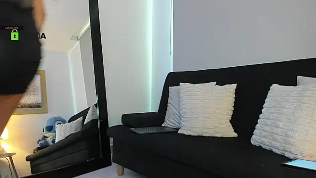 Snapshot of antonella_dom1 chatting on April 2026 10:11:01 PM antonella dom1 online show from April 2026 10:11:01 PM