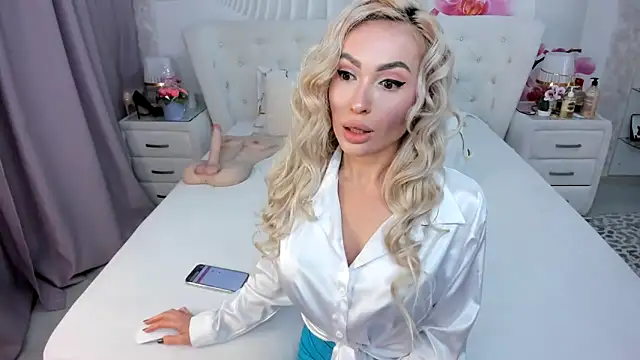 HottieSweetBritney online show from April 2026 03:27:02 PM