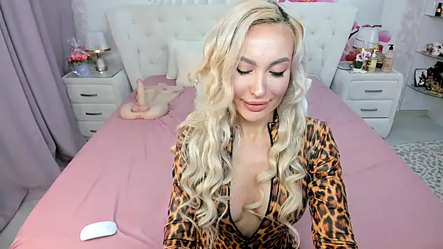 HottieSweetBritney online show from April 2026 08:45:02 PM