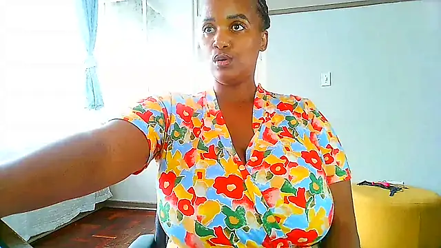 Snapshot of Charlie-Crawford chatting on February 2025 12:06:02 PM Charlie-Crawford online show from February 2025 12:06:02 PM