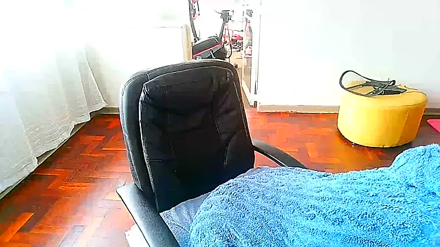 Snapshot of Charlie-Crawford chatting on February 2025 10:59:01 AM Charlie-Crawford online show from February 2025 10:59:01 AM