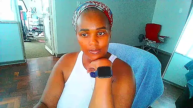 Snapshot of Charlie-Crawford chatting on February 2025 04:31:01 PM Charlie-Crawford online show from February 2025 04:31:01 PM