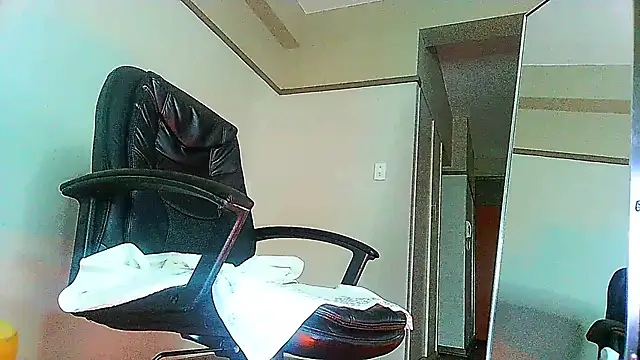 Snapshot of Charlie-Crawford chatting on March 2025 07:49:02 PM Charlie-Crawford online show from March 2025 07:49:02 PM