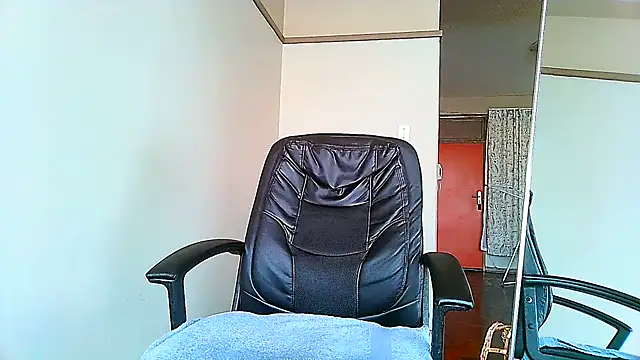 Snapshot of Charlie-Crawford chatting on March 2025 03:46:02 PM Charlie-Crawford online show from March 2025 03:46:02 PM