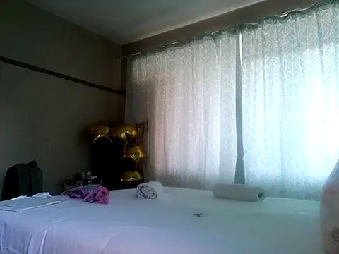 Snapshot of Charlie-Crawford chatting on October 2025 05:03:02 AM Charlie-Crawford online show from October 2025 05:03:02 AM