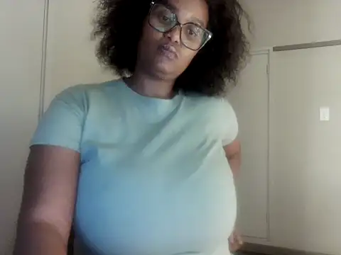 Snapshot of Charlie-Crawford chatting on October 2025 04:29:01 PM Charlie-Crawford online show from October 2025 04:29:01 PM