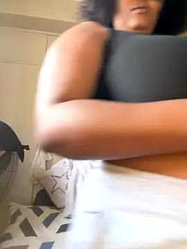 Snapshot of Charlie-Crawford chatting on November 2025 06:35:02 AM Charlie-Crawford online show from November 2025 06:35:02 AM