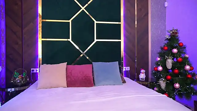 Snapshot of LittleeCutee chatting on January 2025 07:14:02 AM LittleeCutee online show from January 2025 07:14:02 AM