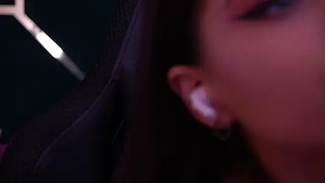 Snapshot of LittleeCutee chatting on January 2025 10:17:02 AM LittleeCutee online show from January 2025 10:17:02 AM