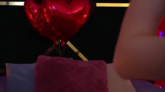 Snapshot of LittleeCutee chatting on February 2025 10:55:01 AM LittleeCutee online show from February 2025 10:55:01 AM