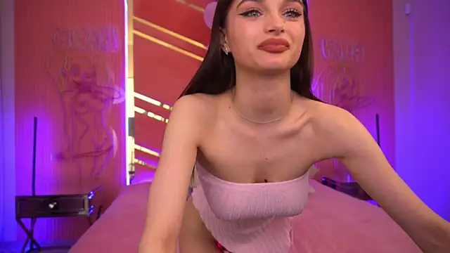 Snapshot of LittleeCutee chatting on March 2025 02:42:02 AM LittleeCutee online show from March 2025 02:42:02 AM