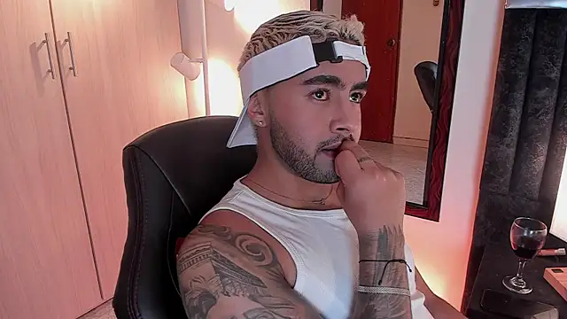 ItsMeEros online show from September 2025 11:41:02 PM