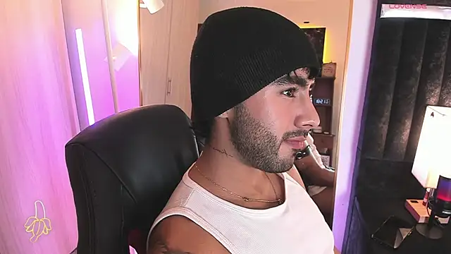 Snapshot of ItsMeEros chatting on June 2026 11:20:02 PM ItsMeEros online show from June 2026 11:20:02 PM