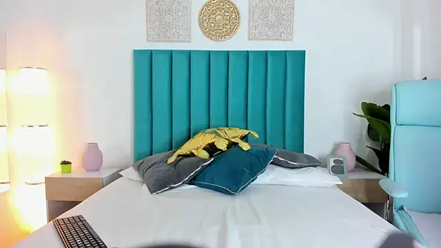 Snapshot of LiamCharlotte45 chatting on March 2025 04:04:01 AM LiamCharlotte45 online show from March 2025 04:04:01 AM