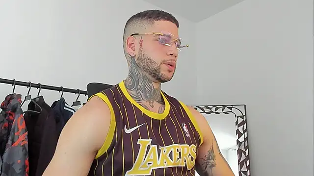  jamesleandros1 online show from October 2025 04:19:01 PM