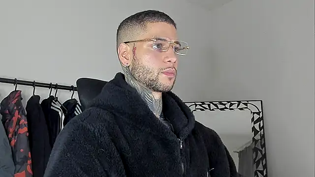  jamesleandros1 online show from November 2025 02:10:01 AM