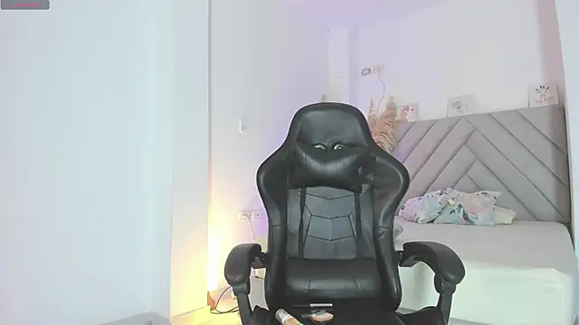 perlacobre999 online show from February 2025 01:08:02 PM