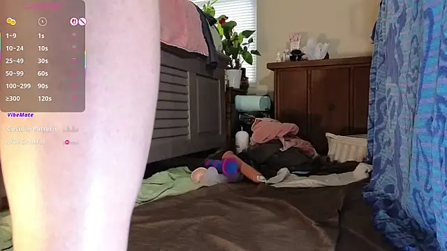 Snapshot of LoveSaraChristine chatting on October 2025 06:12:01 PM LoveSaraChristine online show from October 2025 06:12:01 PM