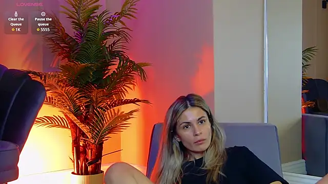 Avril Cyrus online show from November 2025 07:18:02 AM