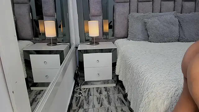 EMMAHILL1 online show from December 2025 11:26:02 AM