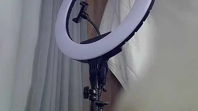 Skinny-Kitten online show from January 2026 12:18:02 PM