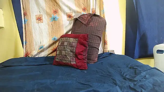 Snapshot of Cute_boy2000 chatting on February 2025 12:36:02 AM Cute boy2000 online show from February 2025 12:36:02 AM